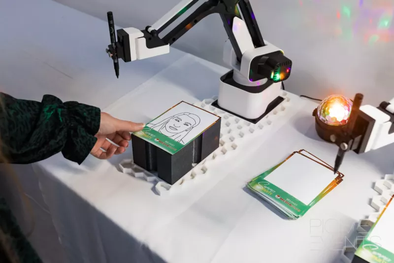 Doodlebot Horizontal Weddings Unlimited 800x533